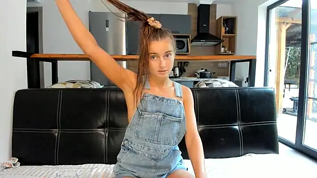 ElizSweet online show from November 14, 2025, 8:40 am