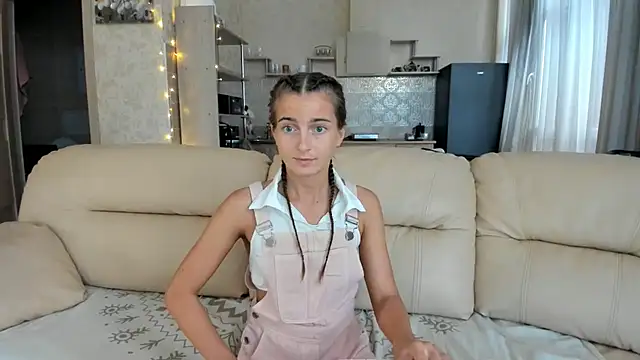 ElizSweet online show from September 8, 2025, 3:00 pm