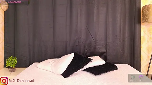 DENISE WOLFE online show from November 27, 2025, 12:49 pm