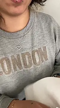 Snapshot of nenalayla chatting on February 11, 2026, 11:43 am nenalayla online show from February 11, 2026, 11:43 am