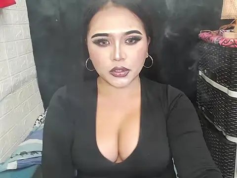 Snapshot of x12inchanaconda chatting on December 5, 2025, 1:16 am x12inchanaconda online show from December 5, 2025, 1:16 am