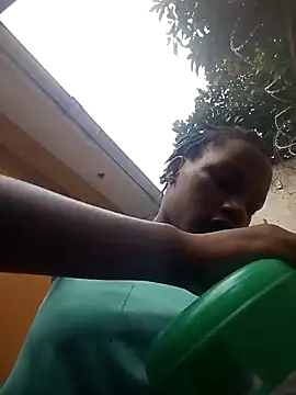 Snapshot of Petite_li chatting on February 26, 2026, 5:29 am Petite li online show from February 26, 2026, 5:29 am