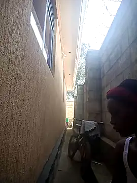 Petite li online show from November 19, 2025, 6:02 am