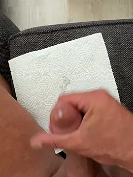 funfunfouryou69 online show from June 25, 2026, 1:27 pm