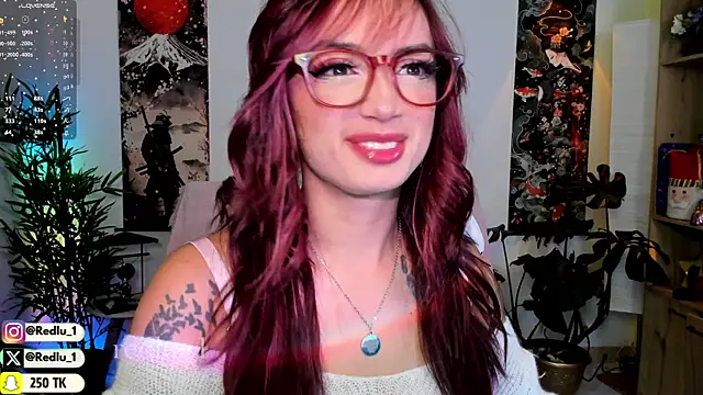 Snapshot of Redlu_1 chatting on January 15, 2025, 2:49 am Redlu 1 online show from January 15, 2025, 2:49 am