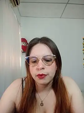 lorenitabella online show from May 21, 2026, 8:50 pm