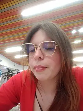 lorenitabella online show from May 28, 2026, 9:21 pm