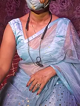 XBHUUME online show from November 13, 2025, 5:06 pm