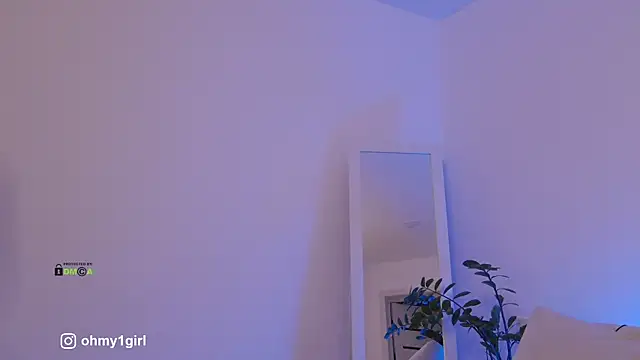 Fallinlove1 online show from November 11, 2025, 2:45 pm