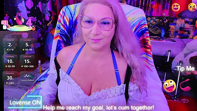 mature lisa naughty online show from October 24, 2025, 4:50 pm