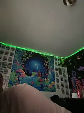 RolandoAmbrocio online show from September 8, 2025, 11:04 pm