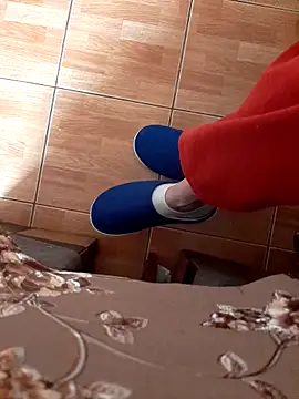 feet toes online show from November 4, 2025, 7:34 am