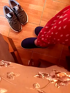 feet toes online show from October 31, 2025, 5:26 am