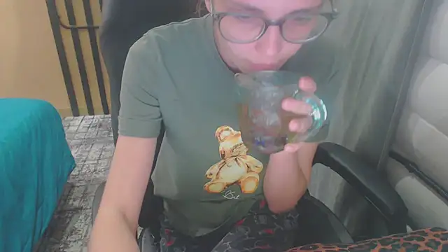 Snapshot of Laco-cO chatting on November 3, 2025, 10:57 pm Laco-cO online show from November 3, 2025, 10:57 pm