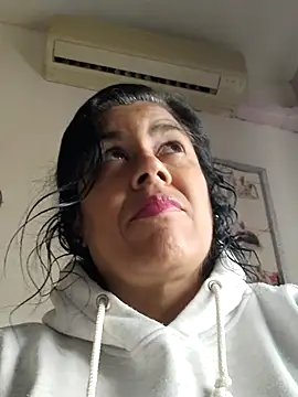 Snapshot of Molly_newman6 chatting on March 3, 2025, 9:24 am Molly newman6 online show from March 3, 2025, 9:24 am