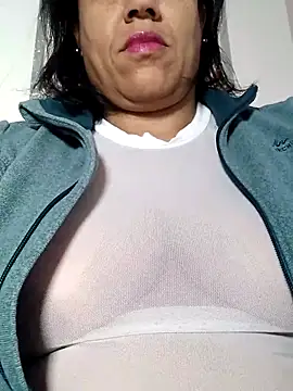 Snapshot of Molly_newman6 chatting on February 25, 2025, 4:14 am Molly newman6 online show from February 25, 2025, 4:14 am