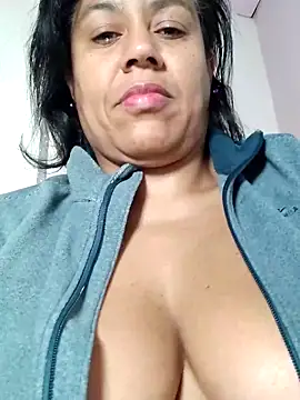 Snapshot of Molly_newman6 chatting on February 25, 2025, 1:00 pm Molly newman6 online show from February 25, 2025, 1:00 pm