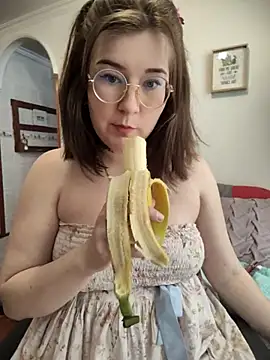 Snapshot of HunnyyLove chatting on October 4, 2025, 2:29 pm HunnyyLove online show from October 4, 2025, 2:29 pm