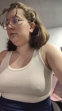 Snapshot of HunnyyLove chatting on November 24, 2025, 2:50 pm HunnyyLove online show from November 24, 2025, 2:50 pm