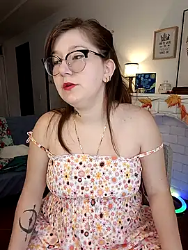 Snapshot of HunnyyLove chatting on January 23, 2025, 6:24 pm HunnyyLove online show from January 23, 2025, 6:24 pm