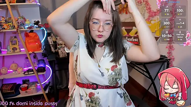Snapshot of HunnyyLove chatting on September 26, 2025, 4:14 pm HunnyyLove online show from September 26, 2025, 4:14 pm