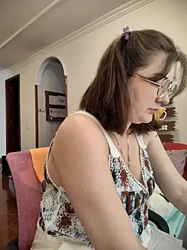 Snapshot of HunnyyLove chatting on September 30, 2025, 4:46 pm HunnyyLove online show from September 30, 2025, 4:46 pm