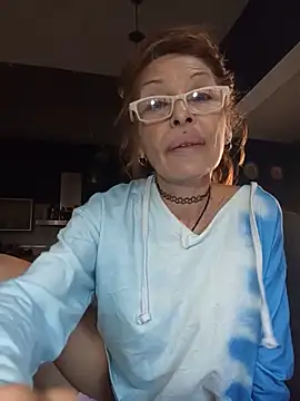 Snapshot of FrozenWaffle chatting on May 18, 2026, 7:29 pm FrozenWaffle online show from May 18, 2026, 7:29 pm