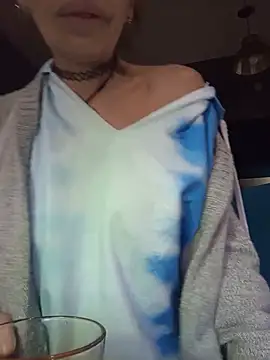 Snapshot of FrozenWaffle chatting on May 17, 2026, 4:07 pm FrozenWaffle online show from May 17, 2026, 4:07 pm