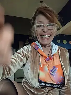 Snapshot of FrozenWaffle chatting on May 24, 2026, 2:39 pm FrozenWaffle online show from May 24, 2026, 2:39 pm