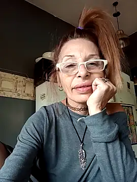 Snapshot of FrozenWaffle chatting on April 29, 2026, 2:10 pm FrozenWaffle online show from April 29, 2026, 2:10 pm