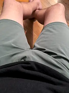 Snapshot of MrandMrsHaze chatting on November 11, 2025, 4:40 am MrandMrsHaze online show from November 11, 2025, 4:40 am