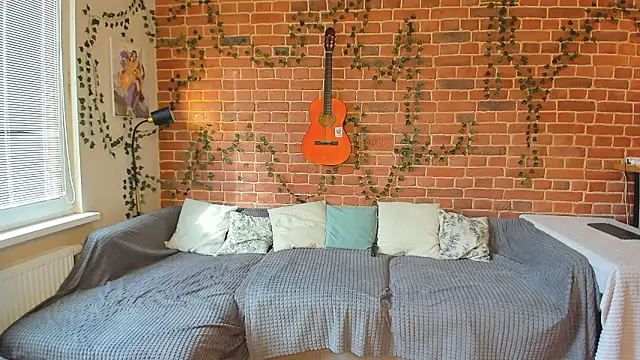 yamy yamy yamy online show from March 4, 2026, 12:24 pm