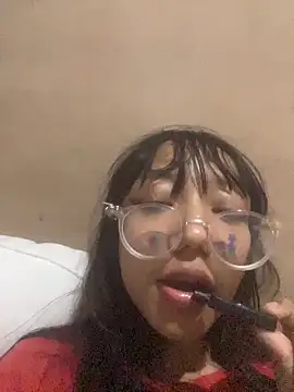 Snapshot of Karmakuro chatting on December 16, 2025, 2:38 am Karmakuro online show from December 16, 2025, 2:38 am