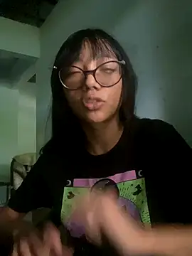 Snapshot of Karmakuro chatting on September 15, 2025, 7:58 pm Karmakuro online show from September 15, 2025, 7:58 pm