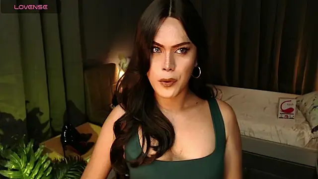 Snapshot of SweetieZeveey_ chatting on December 20, 2025, 3:15 pm SweetieZeveey online show from December 20, 2025, 3:15 pm