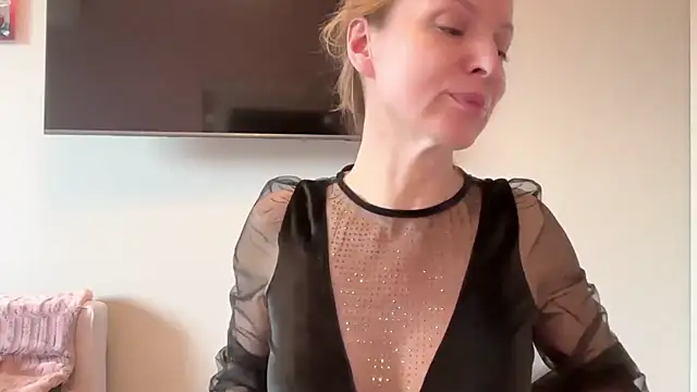 Snapshot of RachellAmazing chatting on March 5, 2025, 1:39 pm RachellAmazing online show from March 5, 2025, 1:39 pm