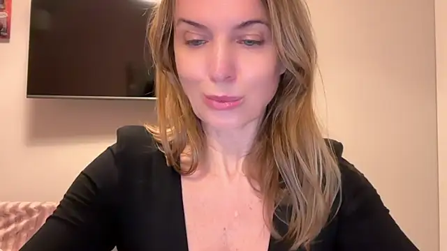 Snapshot of RachellAmazing chatting on February 26, 2025, 4:27 pm RachellAmazing online show from February 26, 2025, 4:27 pm