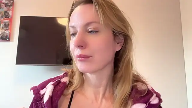 Snapshot of RachellAmazing chatting on March 5, 2025, 7:27 am RachellAmazing online show from March 5, 2025, 7:27 am