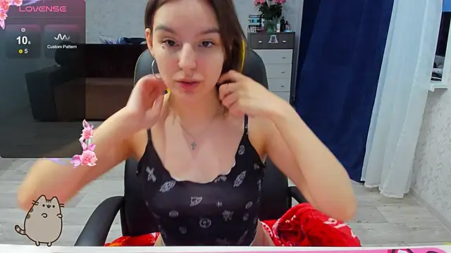 Snapshot of c_arina_x chatting on February 19, 2025, 2:01 pm c arina x online show from February 19, 2025, 2:01 pm