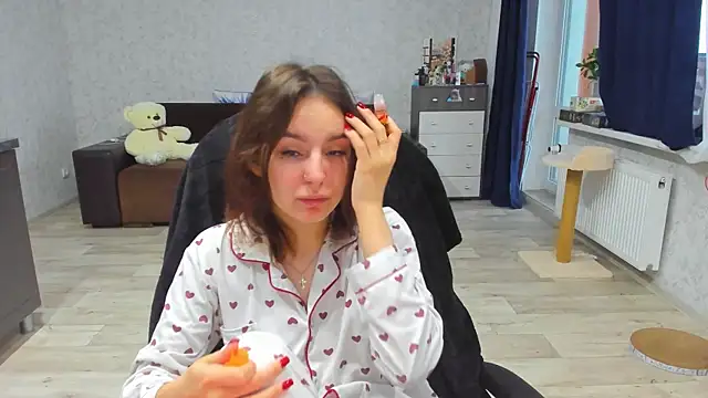 Snapshot of c_arina_x chatting on December 2, 2024, 5:21 am c arina x online show from December 2, 2024, 5:21 am