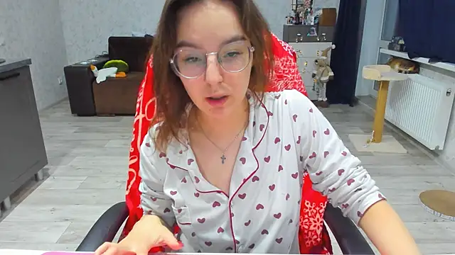 Snapshot of c_arina_x chatting on December 15, 2024, 3:20 pm c arina x online show from December 15, 2024, 3:20 pm