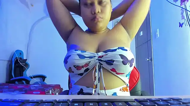 Snapshot of Lunastar02 chatting on February 5, 2026, 7:21 pm Lunastar02 online show from February 5, 2026, 7:21 pm