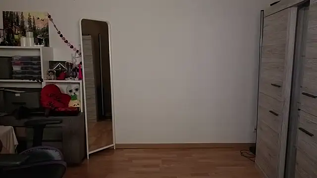 Snapshot of TinniAngel chatting on February 9, 2026, 7:01 pm TinniAngel online show from February 9, 2026, 7:01 pm