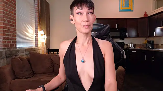 EveEnigma online show from September 21, 2025, 2:22 pm