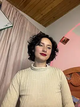 bellaa-w online show from April 21, 2026, 3:46 am