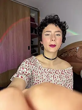 bellaa-w online show from October 31, 2025, 2:02 pm