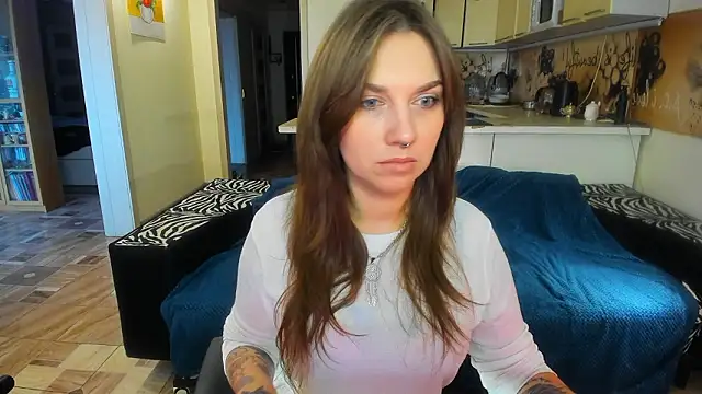 StacyTigerr online show from February 17, 2026, 12:02 pm