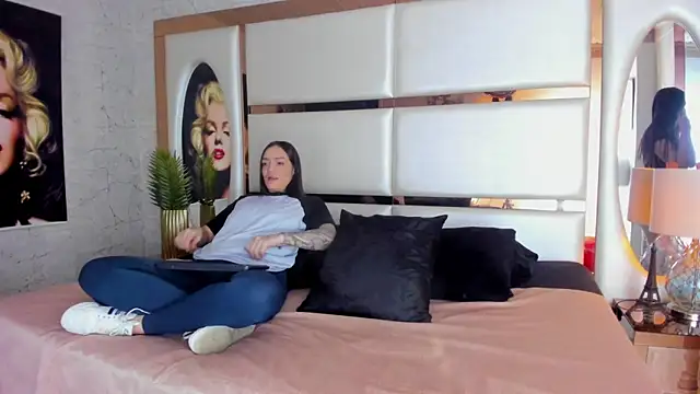 Snapshot of celestestars chatting on October 6, 2025, 9:15 pm celestestars online show from October 6, 2025, 9:15 pm