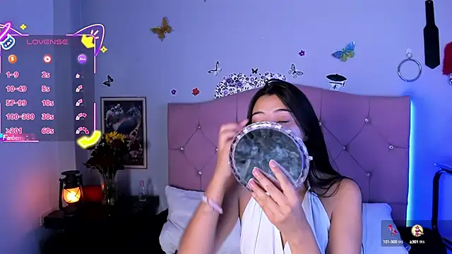 brenda moris01 online show from October 10, 2025, 9:26 pm