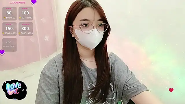 Snapshot of littlecn chatting on October 7, 2025, 11:39 pm littlecn online show from October 7, 2025, 11:39 pm